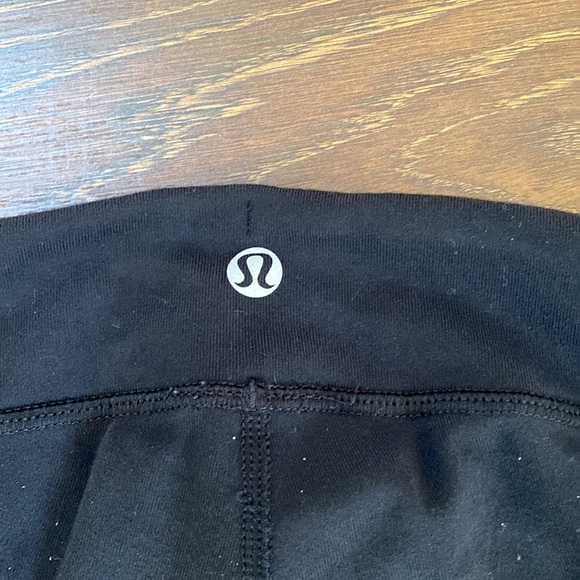 Lululemon Cropped - Picture 7 of 8